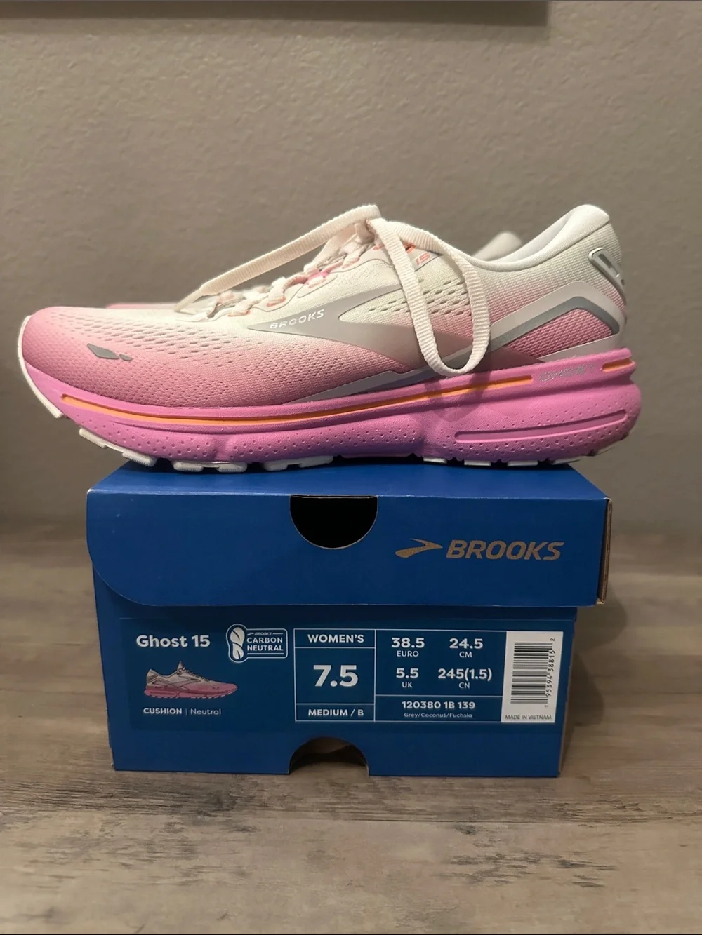 Brooks Women's Ghost 15 Athletic Shoe - Picture 8 of 9